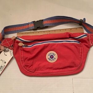 NWT Kipling Women's Amalfi Travel Organizer Toiletry Bag. Berry Blitz.. Amalfi